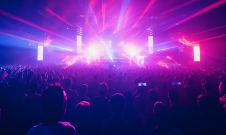 Beyond the Beat: What the Best Stage Visuals Teach Soulful EDM Artists About Live Performance